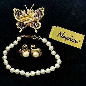 AVR Vintage Napier Bracelet, Brooch & clip Earring Set